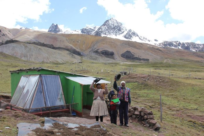 EN CUSCO INICIAN CONSTRUCCIÓN DE VIVIENDAS BIOCLIMÁTICAS PARA COMBATIR BAJAS TEMPERATURAS