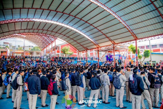 GOBERNADOR REGIONAL Y MINISTRO DE SALUD, INAUGURARON EL BUEN INICIO DEL AÑO ESCOLAR 2024